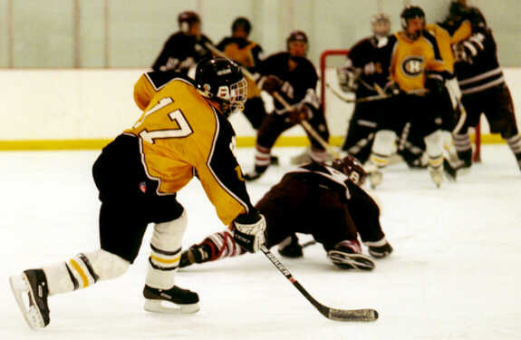 Brendon Benner passes against Rocky River.