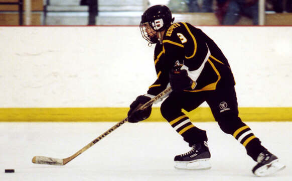 Jared Lavender moves toward the Gilmour zone.